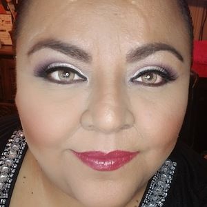 Meet your Posher, Deborah